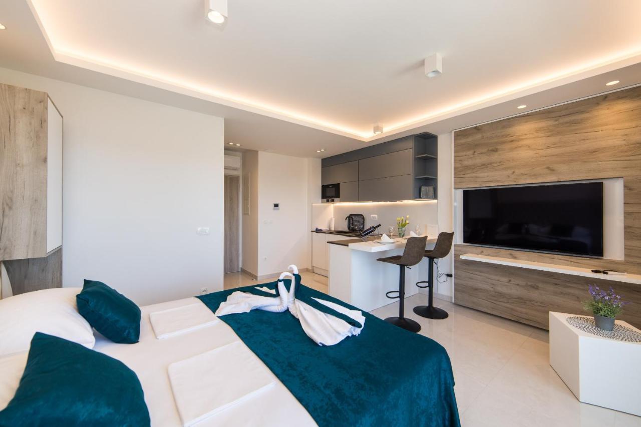 Delux Apartments Sunset Beach Проманья Экстерьер фото